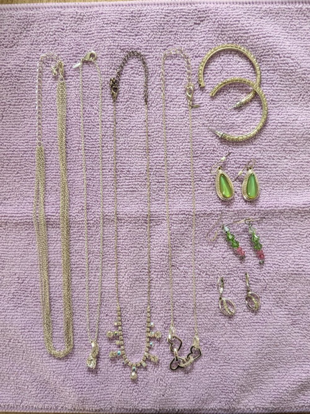 Jewelry lot - 8 pieces